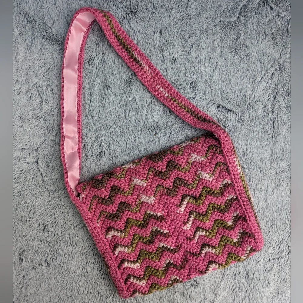 Handmade Crocheted Ripple Shoulder Bag Pink & Green‎
